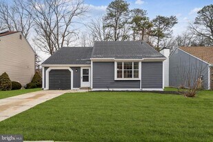 31 Acorn Ct in Sicklerville, NJ - Building Photo