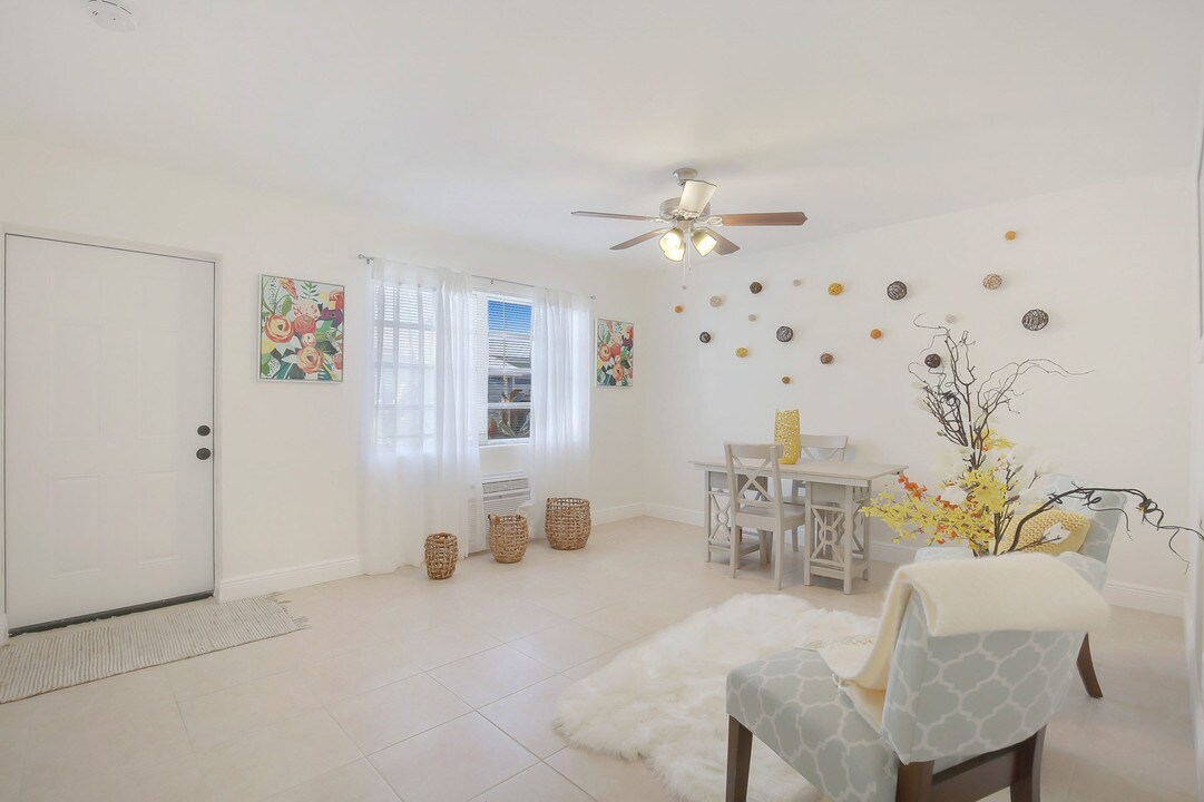 1415 N J St in Lake Worth, FL - Building Photo