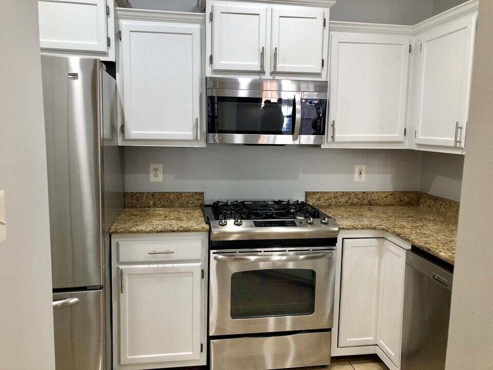 9413 Groffs Mill Dr, Unit 9413 Groffs Mill Dr. in Owings Mills, MD - Building Photo
