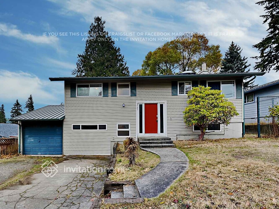 5721 104th St E in Puyallup, WA - Building Photo