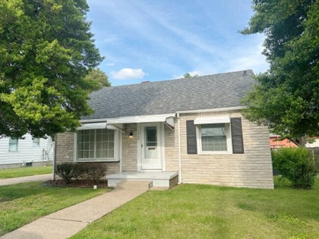 property at 1729 Virginia Ct