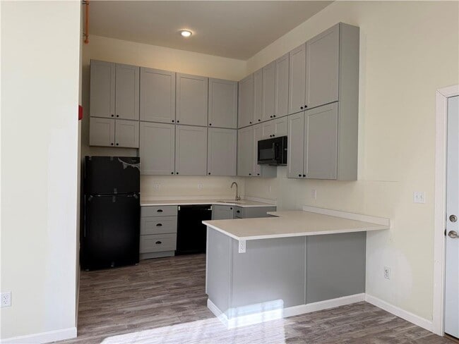 327 Pine St in Pawtucket, RI - Foto de edificio - Building Photo