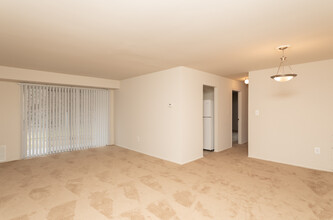 Edmondson Park Apartments in Baltimore, MD - Building Photo - Interior Photo