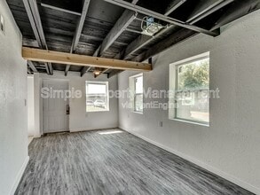 2345 NW 10th St in Oklahoma City, OK - Building Photo - Building Photo
