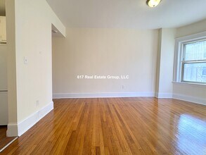 1315 Commonwealth Ave in Boston, MA - Building Photo - Building Photo