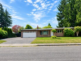 6222 Bluff Pl in Everett, WA - Building Photo