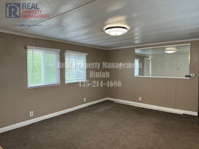 280 E 100 N in Myton, UT - Foto de edificio - Building Photo