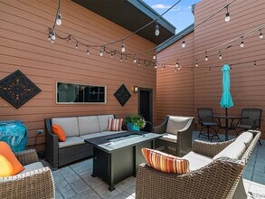 5054 Valentia St in Denver, CO - Building Photo - Building Photo