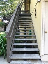 88 Flynn Ave, Unit D in Mountain View, CA - Foto de edificio - Building Photo