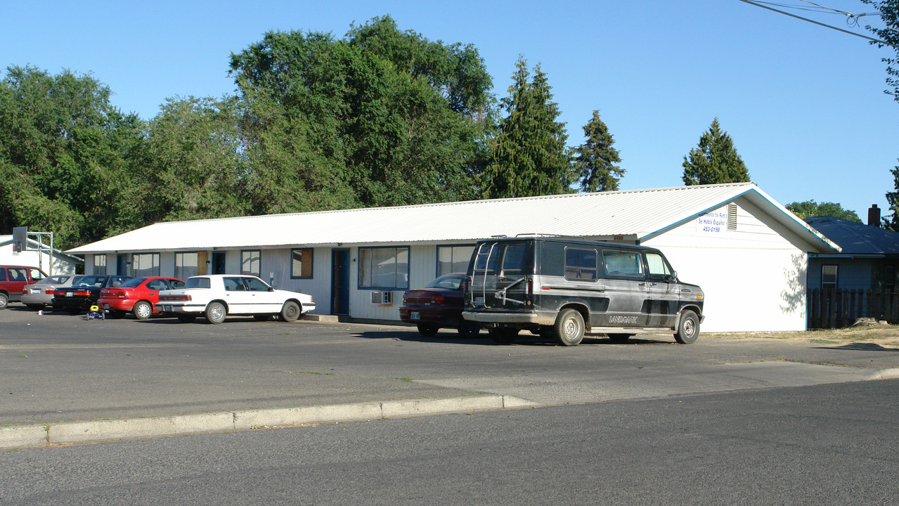 1113 N 4th St in Yakima, WA - Building Photo