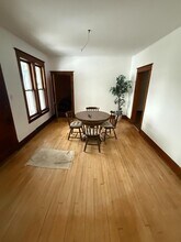 1102 Oakes St in Marinette, WI - Foto de edificio - Building Photo