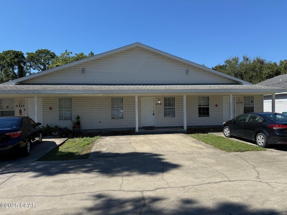 2521 Allison Ave in Panama City, FL - Building Photo