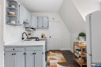 676 Chestnut St, Unit 3 in Kearny, NJ - Building Photo - Building Photo