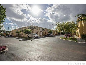 8001 W 36th Ave-Unit -3 in Hialeah, FL - Building Photo - Building Photo