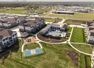 Citizen House Decker in Austin, TX - Foto de edificio - Building Photo