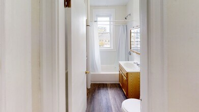 1109 Boylston St, Unit 2 in Boston, MA - Building Photo - Building Photo