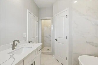 9311 Belfast St in New Orleans, LA - Foto de edificio - Building Photo