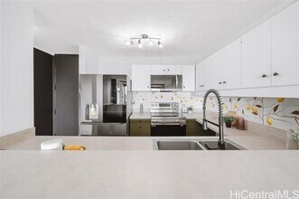 1717 Mott Smith Dr in Honolulu, HI - Building Photo - Building Photo