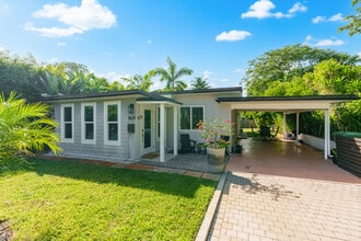 1629 NE 17th Ter, Unit Echelon in Fort Lauderdale, FL - Building Photo - Building Photo