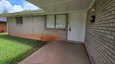 3104 Chetwood Dr in Del City, OK - Building Photo - Building Photo