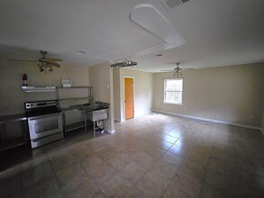 404 Juniper St in New Llano, LA - Foto de edificio - Building Photo