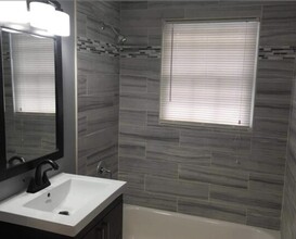 37 Grandview Dr, Unit 37 D in Farmington, CT - Building Photo - Building Photo
