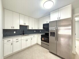 2018 Whitney Rd in West Palm Beach, FL - Building Photo