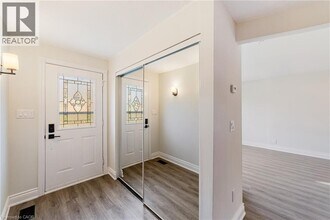 2383 Kirk Rd in Hamilton, ON - Building Photo - Building Photo