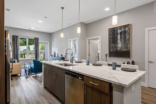 Aspire Kenwood Apartments in Cincinnati, OH - Building Photo
