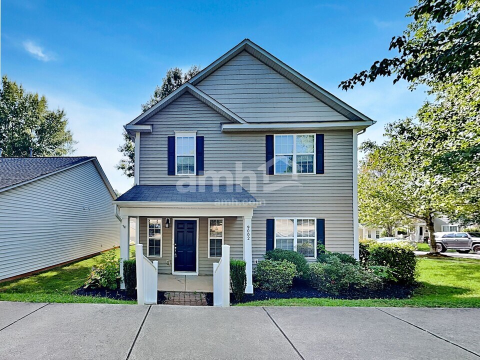 9002 Glenashley Dr in Cornelius, NC - Foto de edificio
