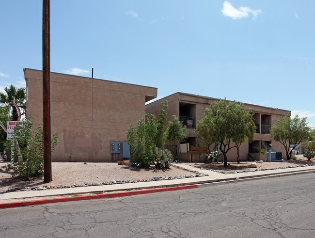 Kelso Apartments in Tucson, AZ - Building Photo - Building Photo