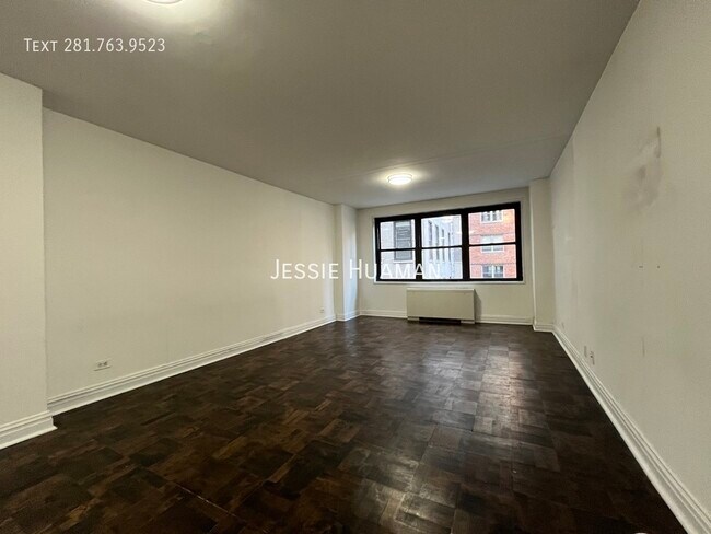 96 5th Ave in New York, NY - Building Photo - Building Photo