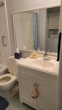 1426 Park Shore Cir, Unit 1 in Ft. Myers, FL - Foto de edificio - Building Photo
