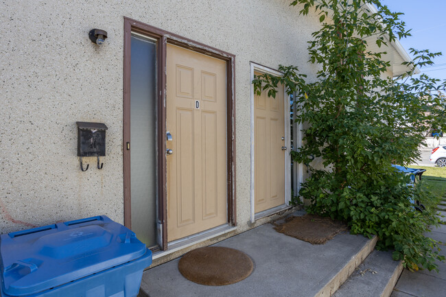 11439D 8 St SW in Calgary, AB - Building Photo - Building Photo