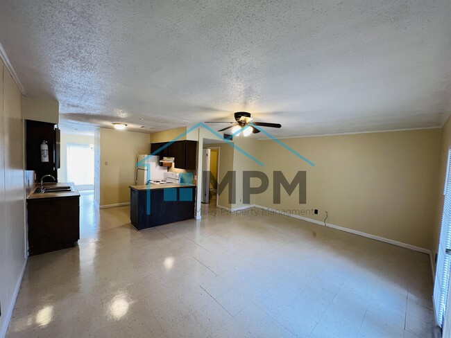 property at 62 W Elmwood Dr