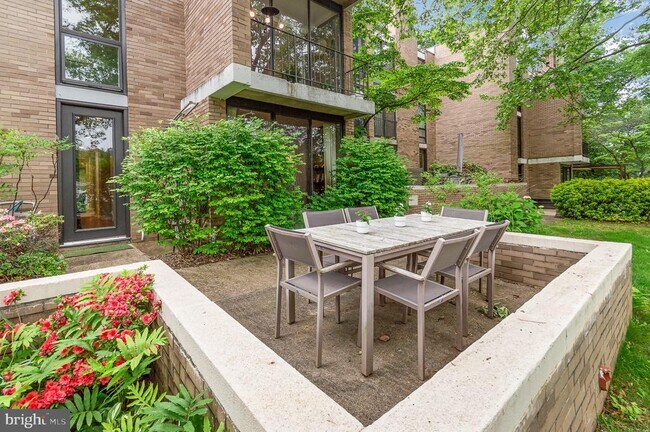 property at 1690 Chimney House Rd