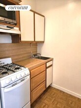 120 W 73rd St in New York, NY - Building Photo - Building Photo