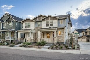 8867 Snake River St in Littleton, CO - Building Photo