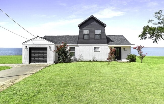 property at 810 W Cattle Dr