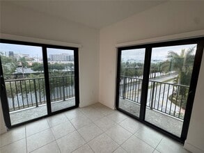 8363 NW 41st St, Unit 306 in Doral, FL - Building Photo - Building Photo