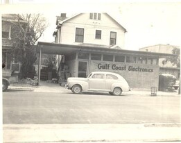 1110 Winbern St in Houston, TX - Foto de edificio - Building Photo