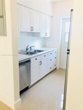 8227 Crespi Blvd in Miami Beach, FL - Building Photo - Building Photo