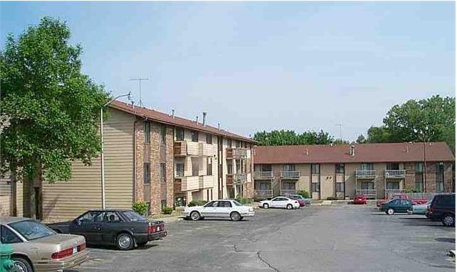 3500 Grand Ave in Ames, IA - Building Photo