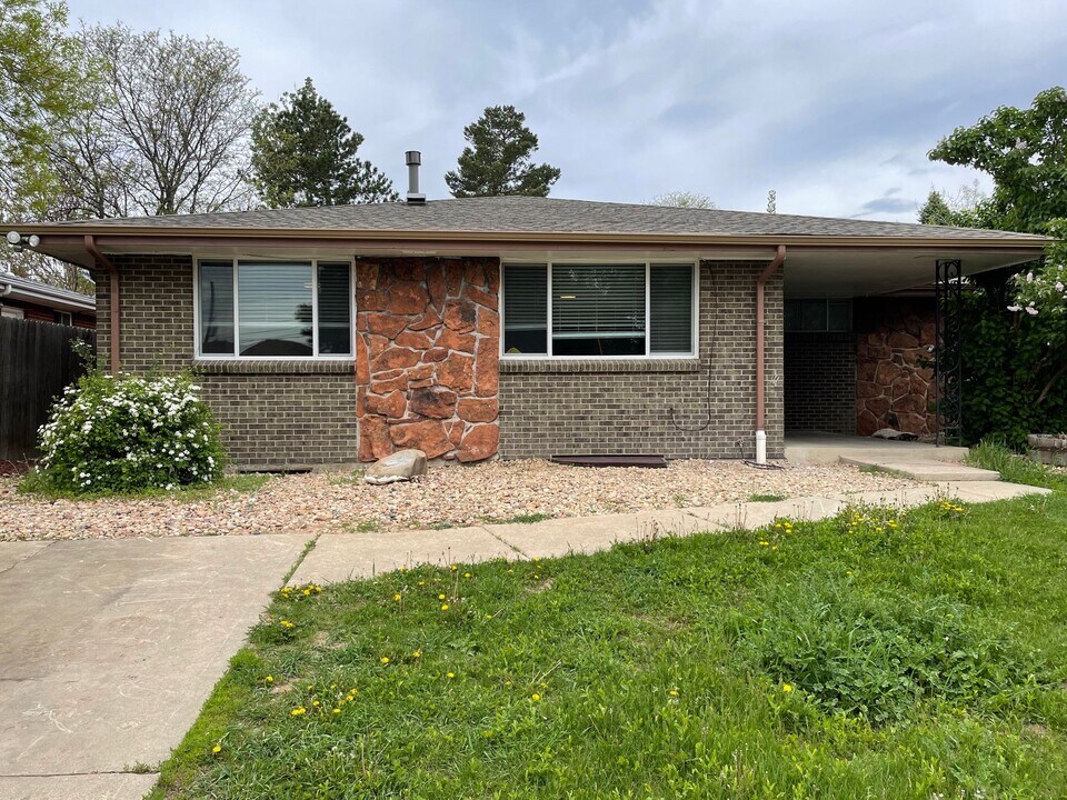 11938-11940 W 62nd Pl in Arvada, CO - Building Photo