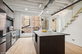 2156 W Hubbard St in Chicago, IL - Building Photo - Building Photo