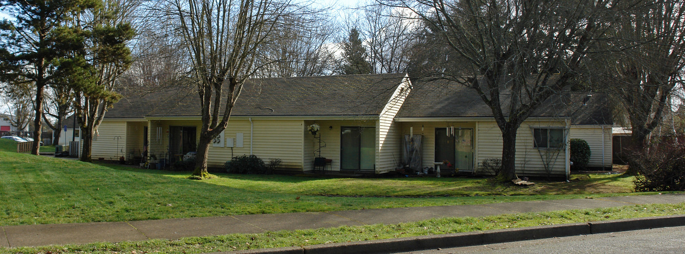 Pioneer Park in Veneta, OR - Building Photo