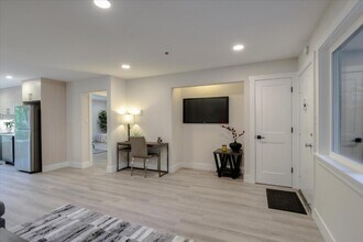 464 Clinton St in Redwood City, CA - Building Photo - Building Photo
