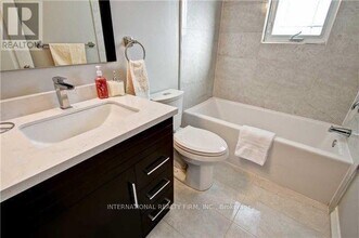 21 Cartier Crescent in Richmond Hill, ON - Building Photo - Building Photo