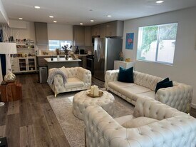 1121 1/2 N Berendo St in Los Angeles, CA - Building Photo