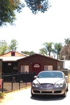 170 E Claremont St in Pasadena, CA - Building Photo